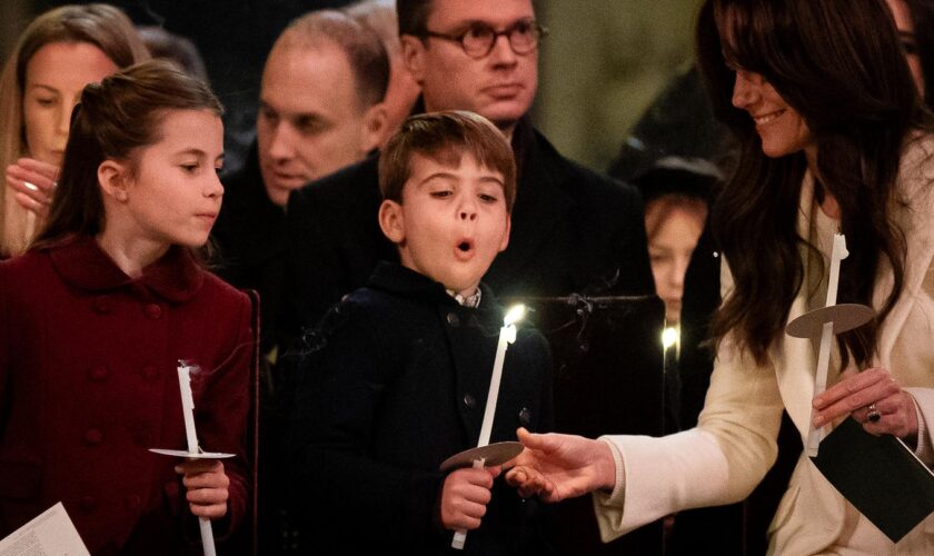 Weihnachten 2023: Prinzessin Kate mit Charlotte und Louis bei einem Gottesdienst in der Westminster Abbey