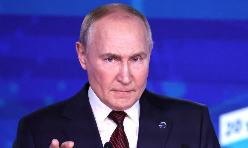 Le président russe Vladimir Poutine prononce un discours lors de la réunion du club de discussion Valdai à Sochi, le 7 novembre 2024.