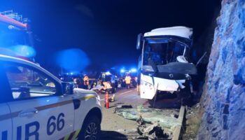 Dans les Pyrénées-Orientales, un accident d’autocar fait au moins deux morts et 10 blessés graves