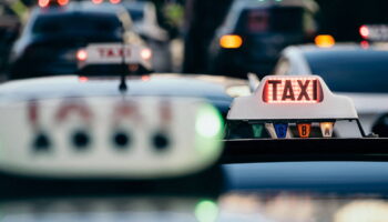 Lyon, Marseille, Toulon... les taxis bloquent la circulation pour protester contre la rémunération du transport des malades