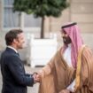 Macron reçu par MBS à Riyad pour parler d’un Moyen-Orient “post-7 octobre”