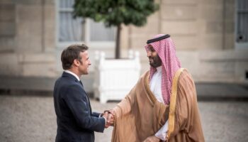 Macron reçu par MBS à Riyad pour parler d’un Moyen-Orient “post-7 octobre”