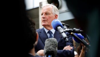 Michel Barnier menacé de censure : ces deux chemins qui peuvent lui offrir un sursis surprise