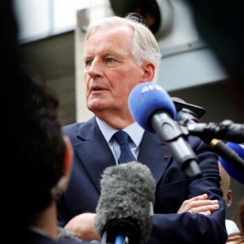 Michel Barnier menacé de censure : ces deux chemins qui peuvent lui offrir un sursis surprise