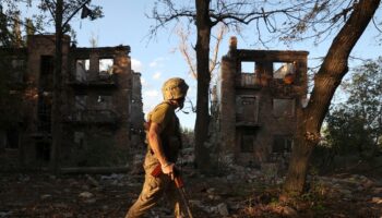 Un soldat ukrainien à Tchassiv Iar, dans l'est de l'Ukraine, le 24 juillet 2024