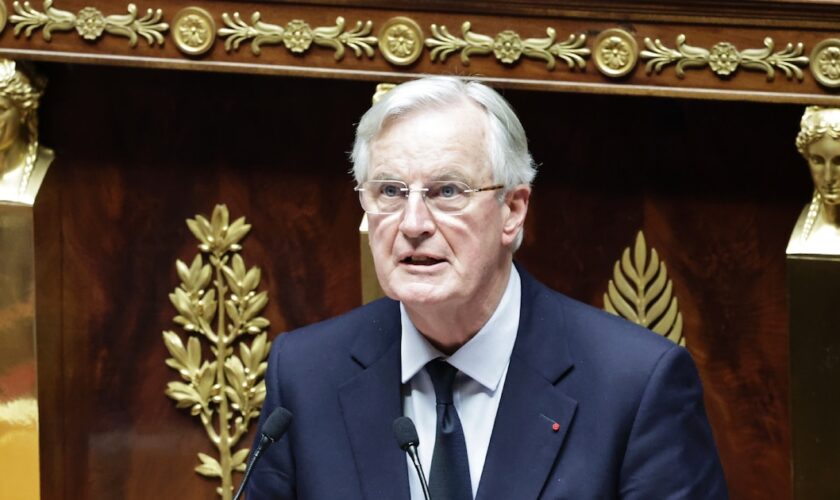 Le Premier ministre Michel Barnier s'exprime devant l'Assemblée nationale, à Paris, le 2 décembre 2024