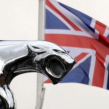 Le constructeur automobile Jaguar Land Rover a menacé de réduire ses dépenses au Royaume-Uni en cas de Brexit dur