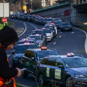 Taxis autour de Lyon : des CRS déployés «pour libérer» les accès bloqués