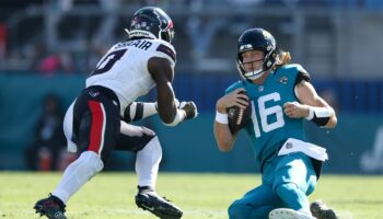 Texans' DeMeco Ryans suggests Trevor Lawrence bares some blame for brutal hit, says Jags players overreacted