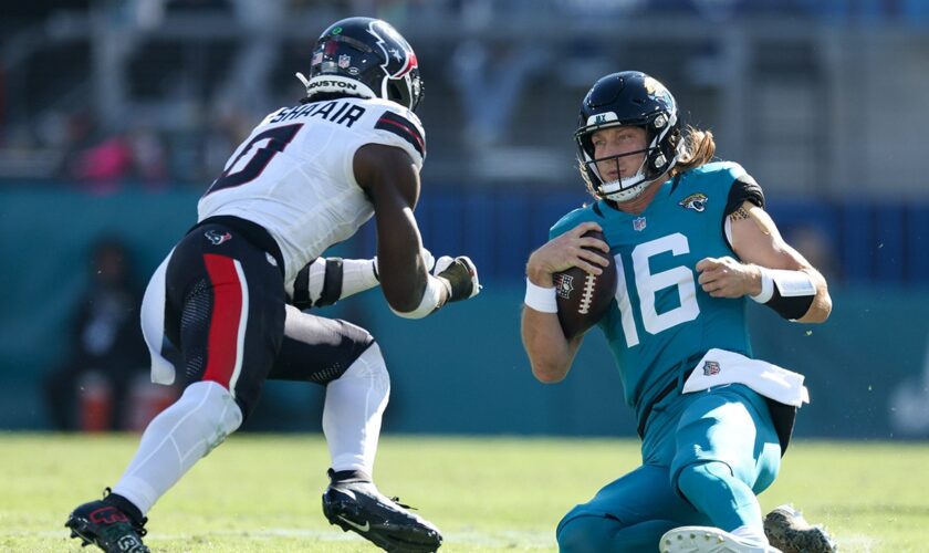 Texans' DeMeco Ryans suggests Trevor Lawrence bares some blame for brutal hit, says Jags players overreacted