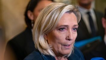 Motion de censure : le tir à un coup de Marine Le Pen