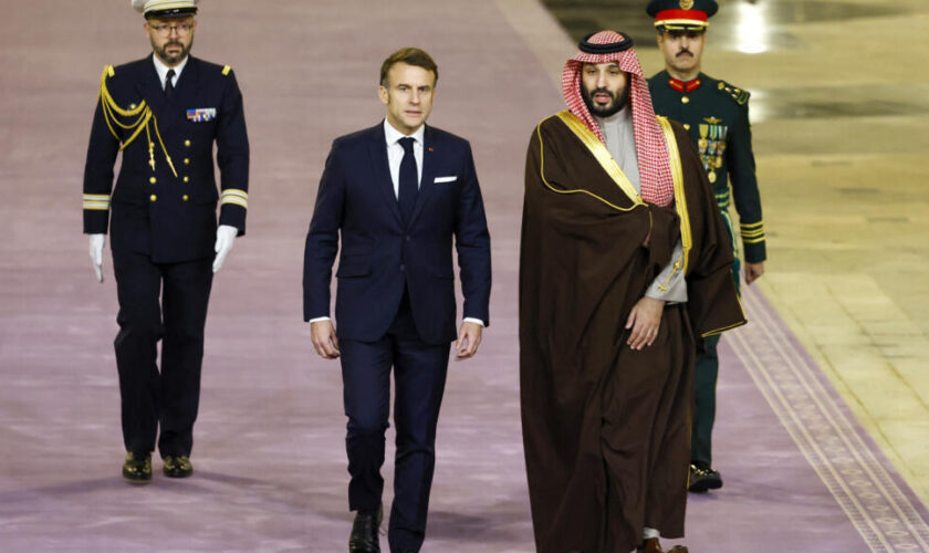 Emmanuel Macron en Arabie saoudite : entre business, diplomatie et soft power