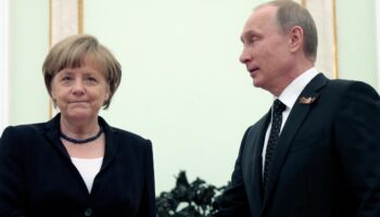 Merkel nennt die Krim-Lüge von Putin einen Wendepunkt