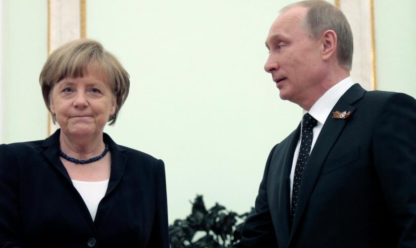 Merkel nennt die Krim-Lüge von Putin einen Wendepunkt