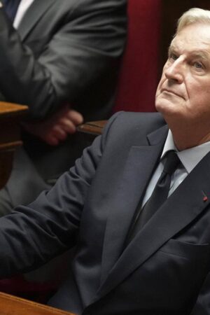 Censuré, Michel Barnier devient le Premier ministre le plus éphémère de la Vᵉ République