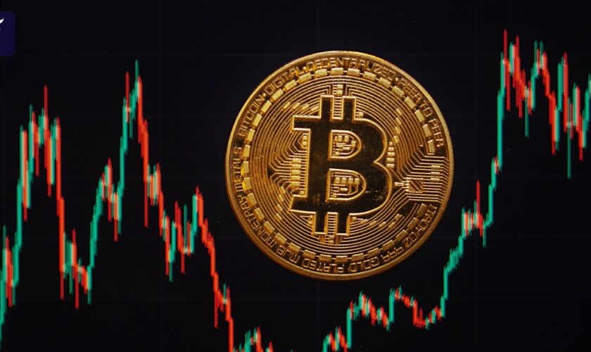 Währungen: Trump-Euphorie treibt Bitcoin-Preis erstmals über 100.000 Dollar