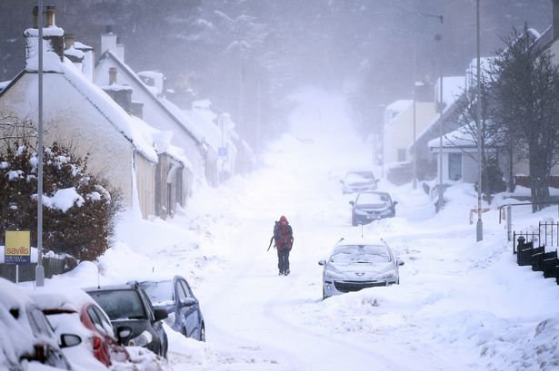 New snow weather maps show exact date 550-mile ice wall surrounds UK