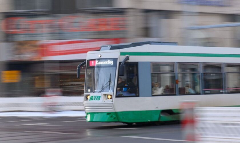 Die Magdeburger Verkehrsbetriebe sind künftig mit Sicherheitsteams unterwegs. (Archivfoto) Foto: Klaus-Dietmar Gabbert/dpa