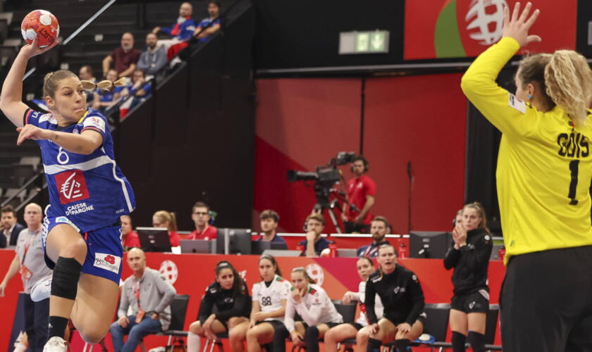 HANDBALL. France - Roumanie : les Bleues gâchent des cartouches, le direct