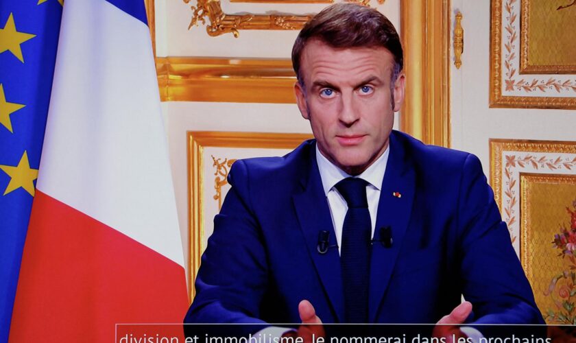 Dans son allocution, Emmanuel Macron refuse toute autocritique et charge les oppositions (tout en comptant sur elles)