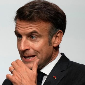 Emmanuel Macron annonce une « loi spéciale » pour la mi-décembre, voici ce qu’elle va permettre