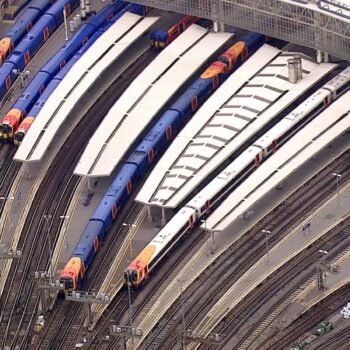 Rush hour trains delayed across UK due to ‘nationwide fault’