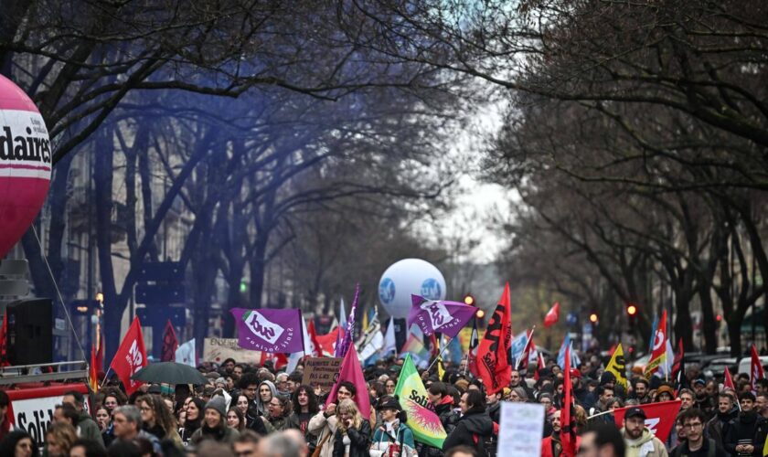 « Le fait que le gouvernement soit tombé, ça ne change pas » : entre 130 000 et 200 000 manifestent pour la fonction publique