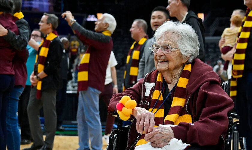 Loyola Chicago men’s basketball team finds creative way to apologize to Sister Jean after viral snub video