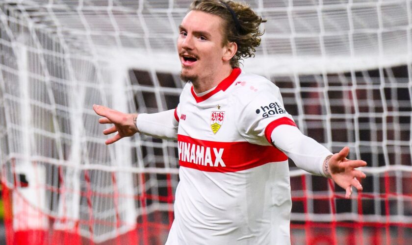 Nick Woltemade lässt die VfB-Fans jubeln. Foto: Tom Weller/dpa