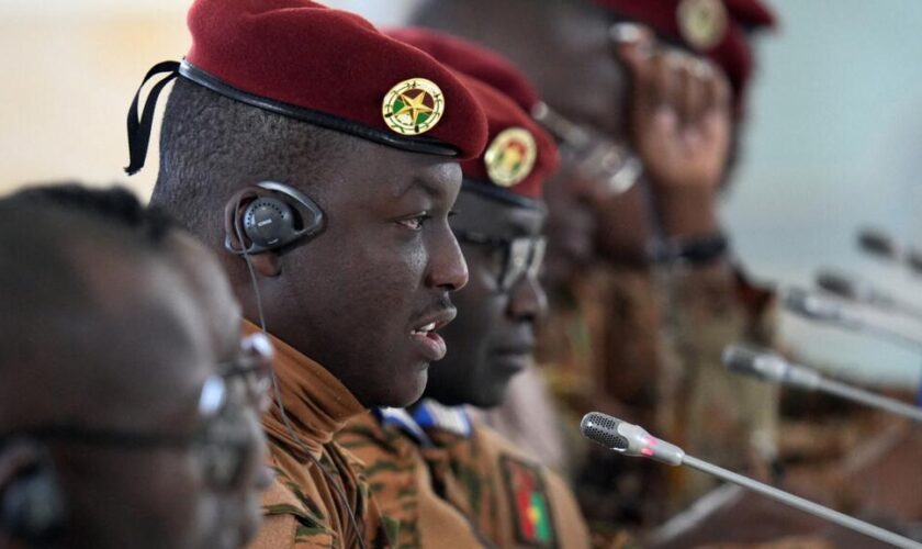 Burkina Faso : le chef de la junte militaire Ibrahim Traoré dissout le gouvernement