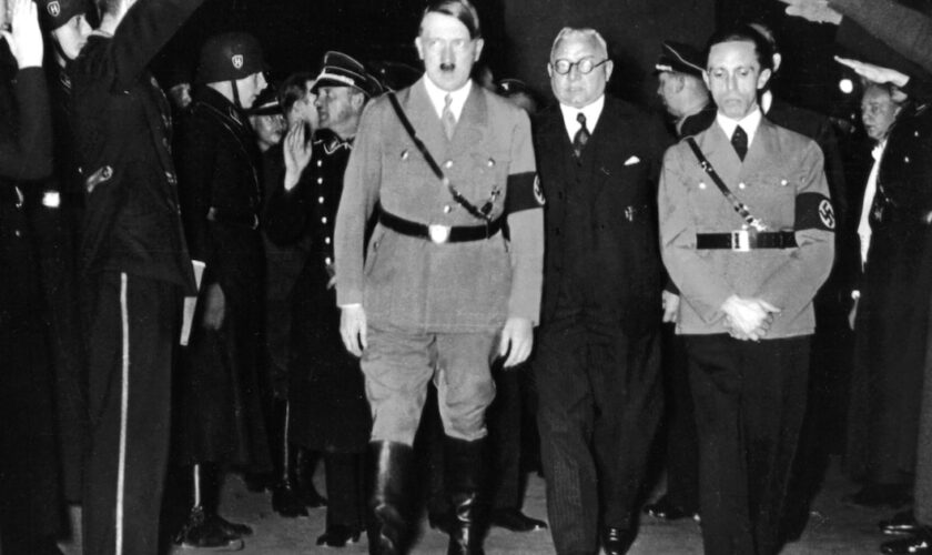 Adolf Hitler et son ministre de la Propagande Joseph Goebbels, en 1933.