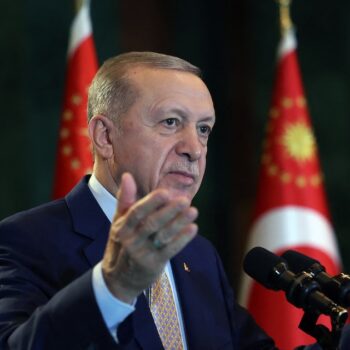 Le président turc Recep Tayyip Erdogan prononce un discours lors de la réunion des gouverneurs au complexe présidentiel d'Ankara, en Turquie, le 10 janvier 2024.