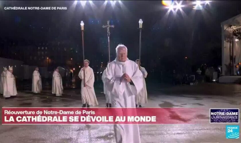 L’archevêque de Paris rouvre les portes de Notre-Dame