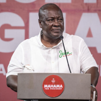 Ghana : l'ancien chef de l'État John Mahama remporte la présidentielle face au candidat du pouvoir