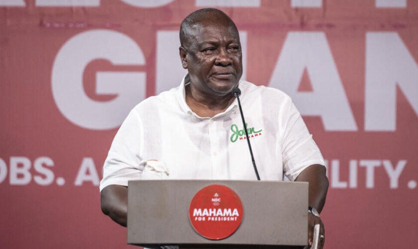 Ghana : l'ancien chef de l'État John Mahama remporte la présidentielle face au candidat du pouvoir