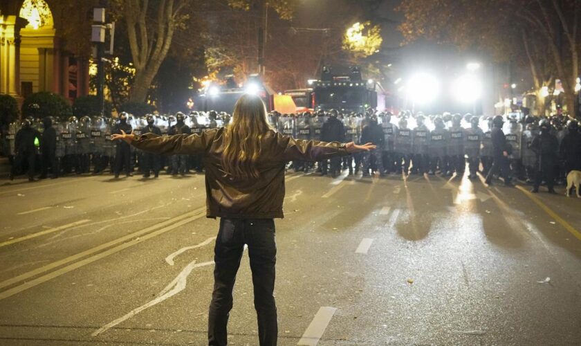 Proteste in Georgien: Tausende Georgier gehen erneut gegen die Regierung auf die Straße