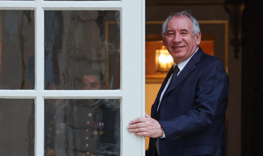 Bayrou futur Premier ministre ? Cité pour Matignon, le centriste se dit prêt à « aider »