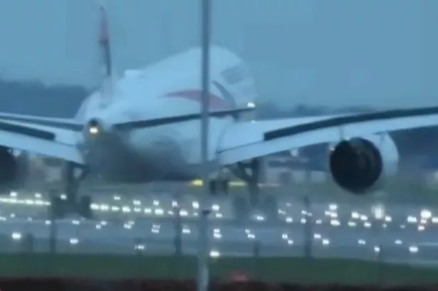 Pilot's amazing Storm Darrah Heathrow Airport landing praised for super difficult 'crabbing' move