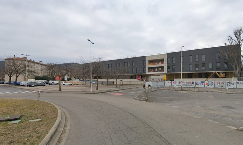 Lycée Jean-Baptiste Dumas à Alès : un "homme potentiellement armé" est entré, la police recherche le suspect