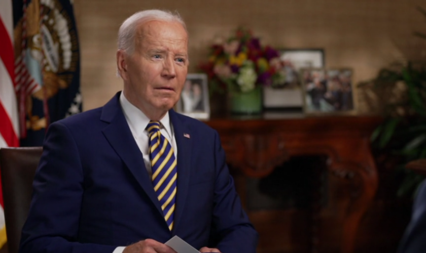 Joe Biden est prêt à échanger « avec tous les groupes syriens » mais avertit sur les rebelles aux « antécédents de terrorisme »