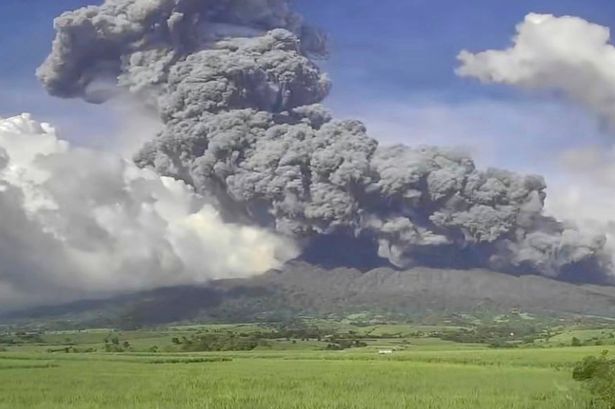 Horror Philippines volcano eruption sees mass evacuation of people from their homes