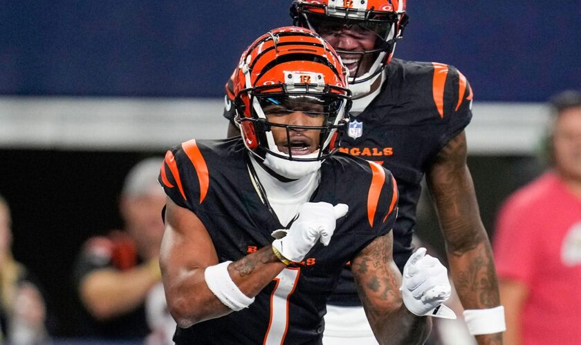 Bengals snap losing streak after Cowboys' head-scratching blunder on 'Monday Night Football'