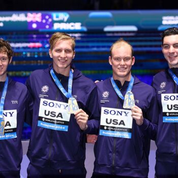 US swimmers break world record in men's 4x100 freestyle relay as Americans dominate on first day of worlds