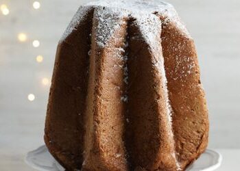 Pandoro: Italienischer Weihnachtskuchen als Adventskalender