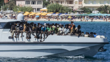 Méditerranée : 44 migrants portés disparus au large de Lampedusa, une fille de 11 ans secourue