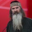 'Duck Dynasty' star Phil Robertson forces himself to eat as he battles Alzheimer's, plans to 'keep the faith'