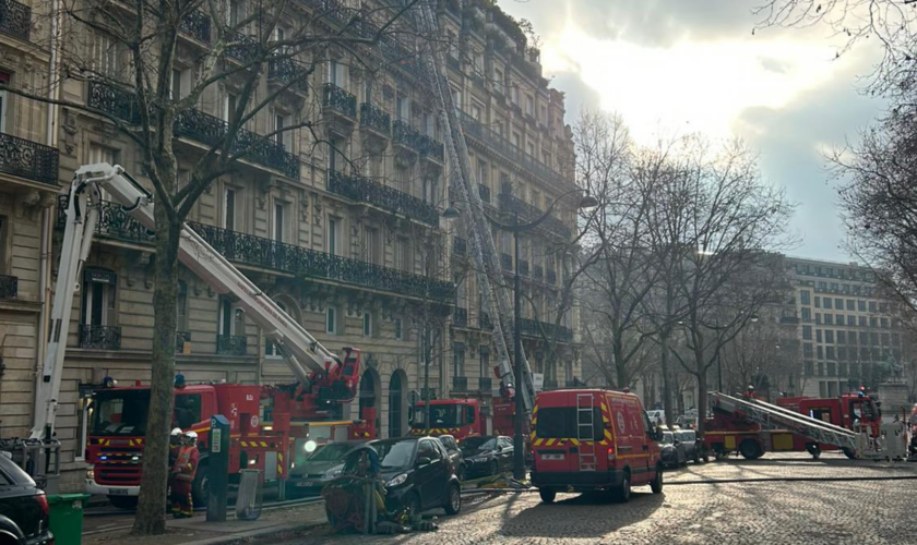 À Paris, un incendie se déclare dans un immeuble du 16e arrondissement, l’avenue d’Iena fermée