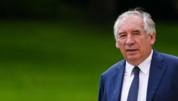 François Bayrou à peine nommé Premier ministre que la menace d’une motion de censure plane déjà