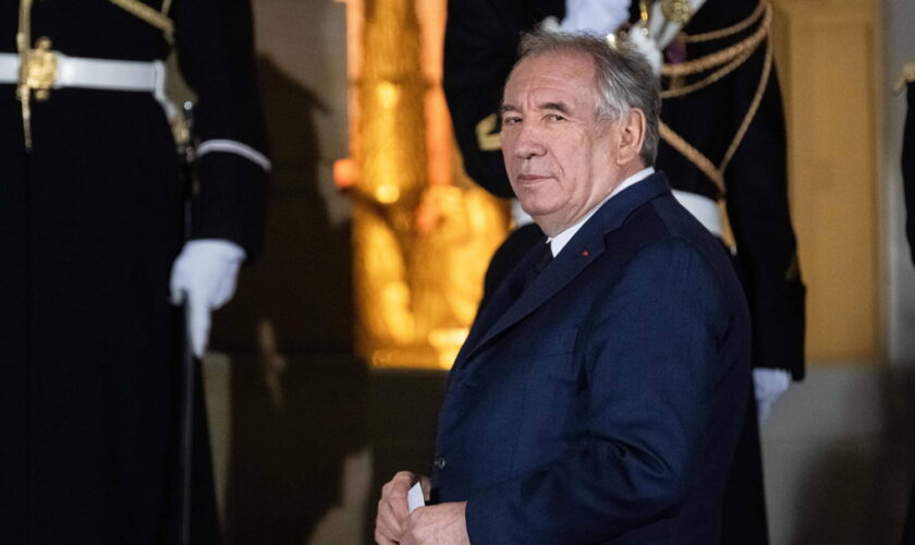 Gouvernement Bayrou : une première liste de ministres pressentis, des retours à prévoir