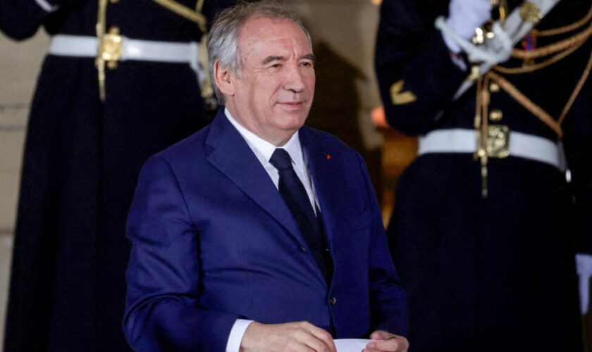 En direct : François Bayrou entame ses consultations en vue de former un gouvernement